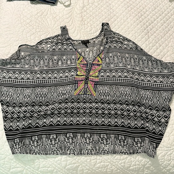 Jessica Simpson Cold-Shoulder Aztec Print Embroidered Top - Picture 8 of 12